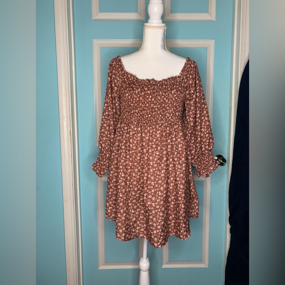 Hint of Blush Brown w/Cream Flowers 3/4 Sleeve Maternity Blouse Size-L
